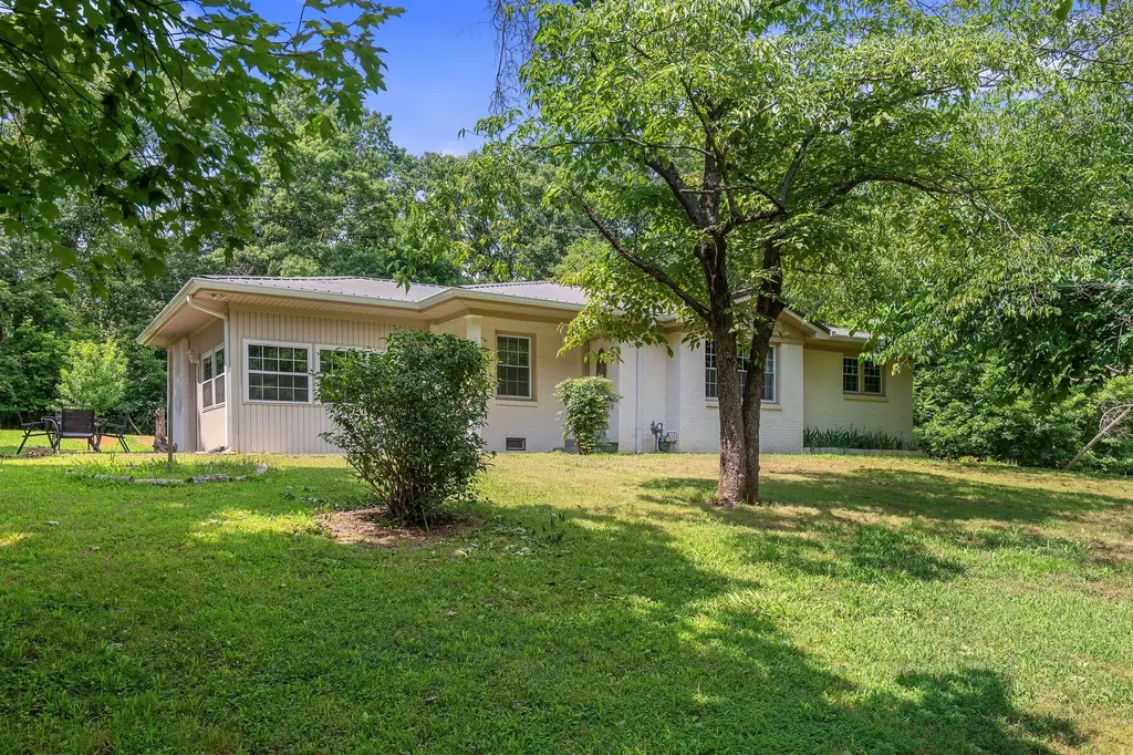 8531 Pinewood Lyles TN 37098