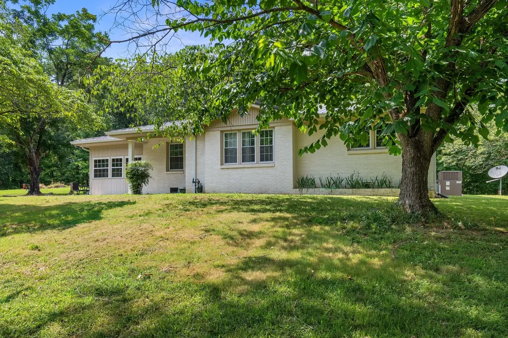 8531 Pinewood Lyles TN 37098