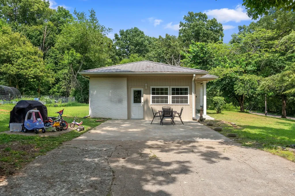 8531 Pinewood Lyles TN 37098