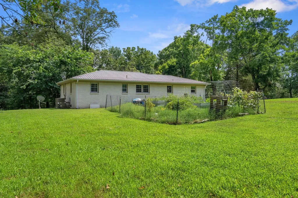 8531 Pinewood Lyles TN 37098