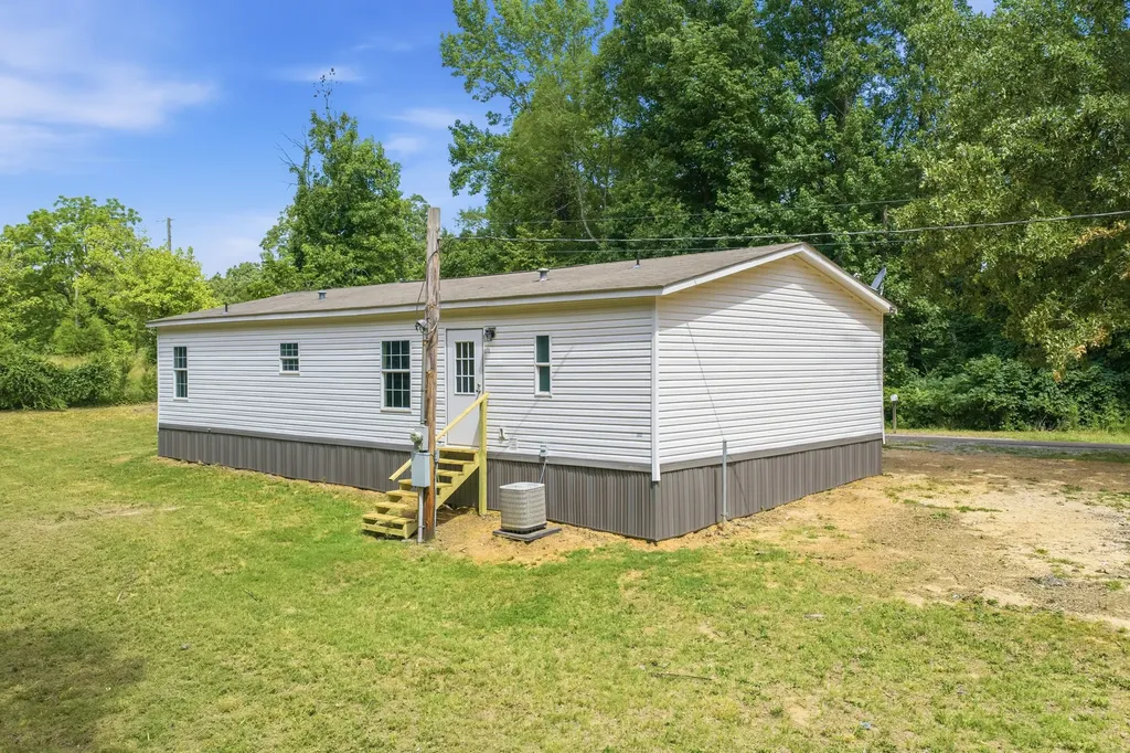 2625 Horny Head Creek Road Parsons TN 38363