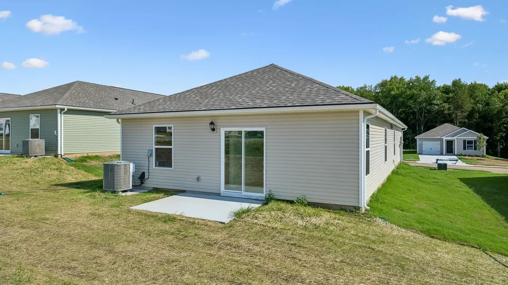 1327 Preakness Lane Lewisburg TN 37091