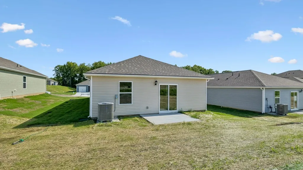 1327 Preakness Lane Lewisburg TN 37091
