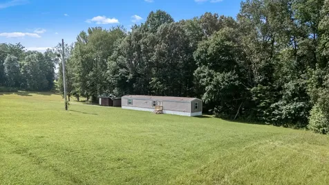 10 Light Lane Kelso TN 37348