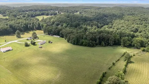 10 Light Lane Kelso TN 37348