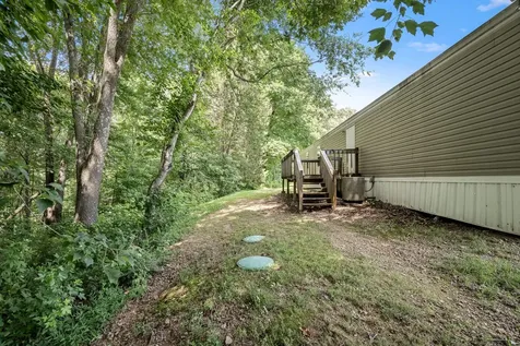 10 Light Lane Kelso TN 37348