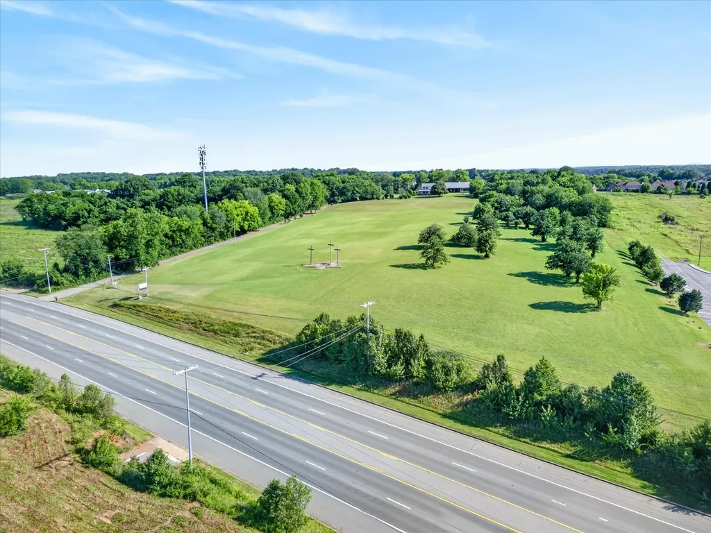 1231 Tiny Town Road Clarksville TN 37042