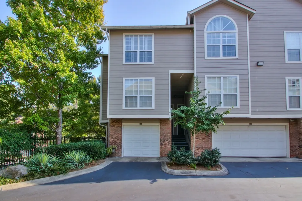 2065 Stokes Lane Nashville TN 37215