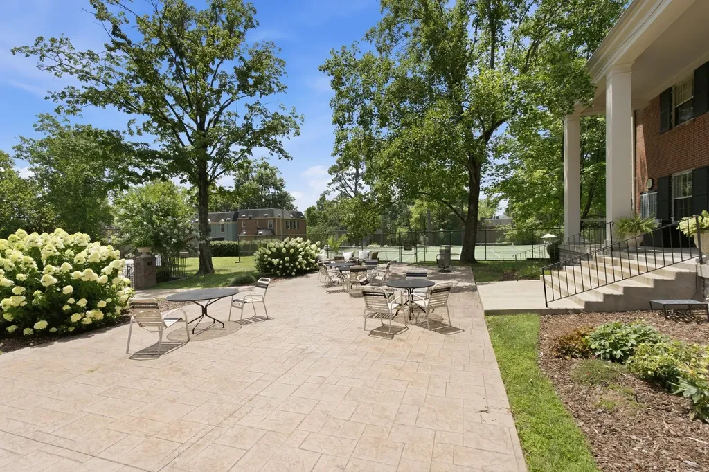 4400 Belmont Park Terrace Nashville TN 37215