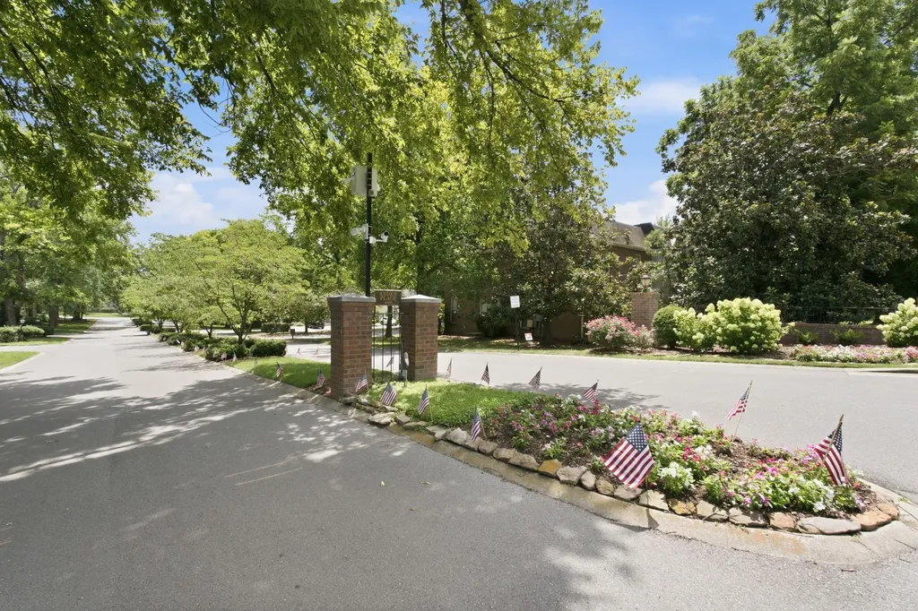 4400 Belmont Park Terrace Nashville TN 37215