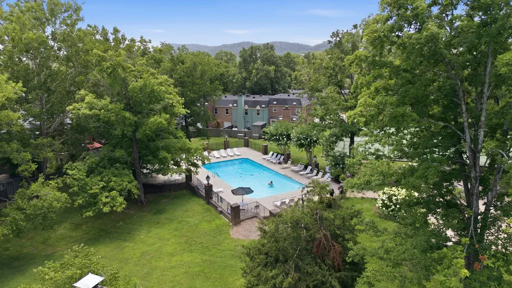 4400 Belmont Park Terrace Nashville TN 37215