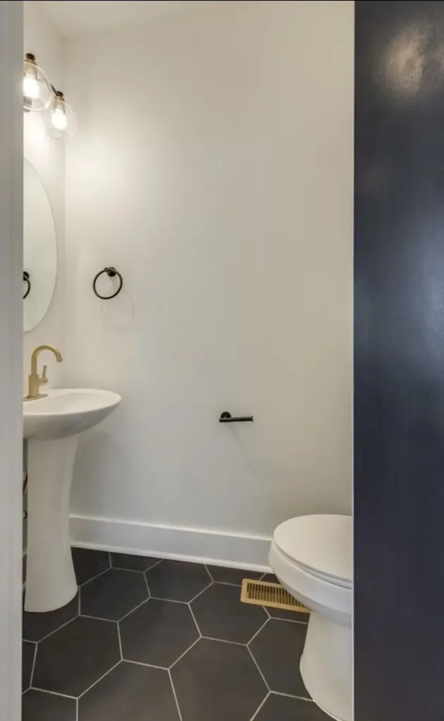 2413B Booker Street Nashville TN 37208