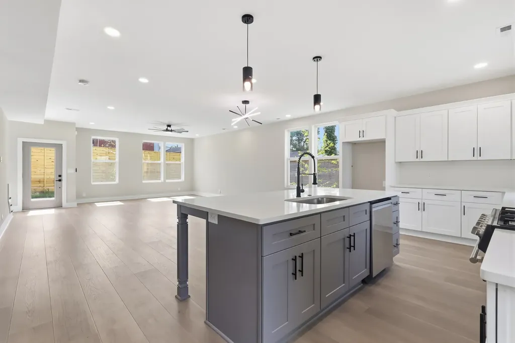 1203 14th Ave, S Nashville TN 37212