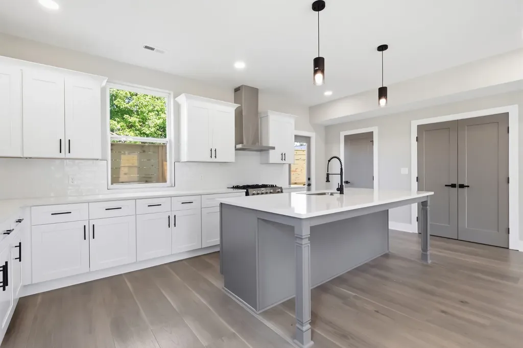 1203 14th Ave, S Nashville TN 37212