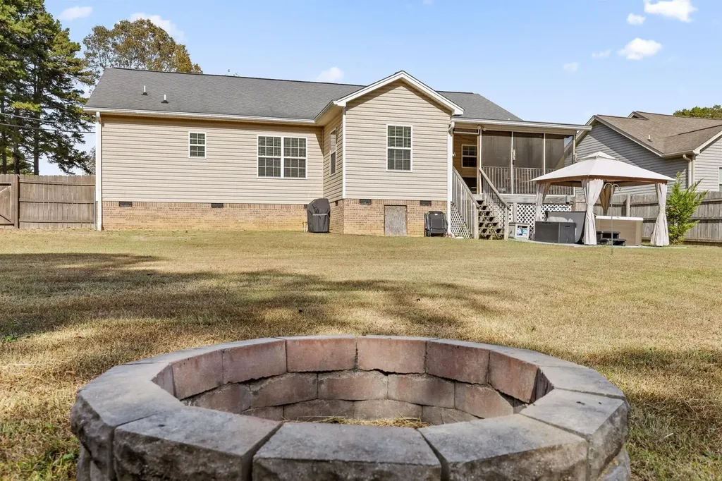7006 Maple Leaf Lane Harrison TN 37341