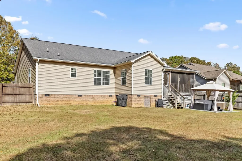 7006 Maple Leaf Lane Harrison TN 37341