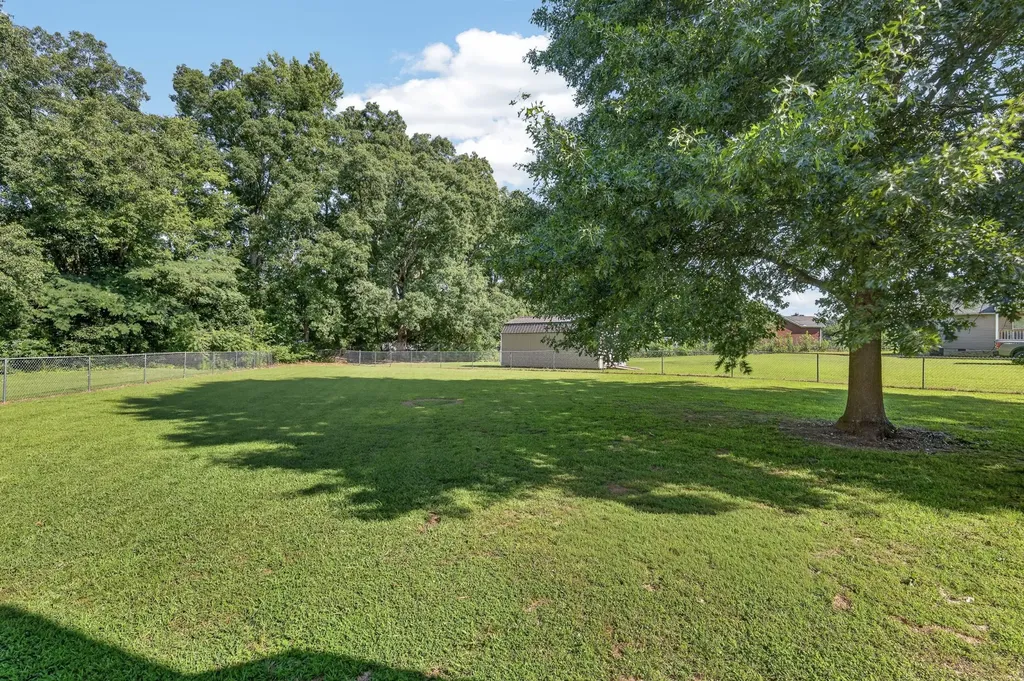 6 Robinwood Drive Fayetteville TN 37334