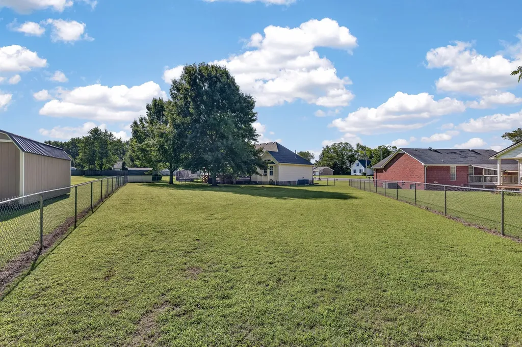 6 Robinwood Drive Fayetteville TN 37334