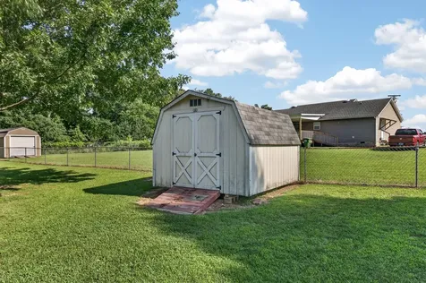 6 Robinwood Drive Fayetteville TN 37334