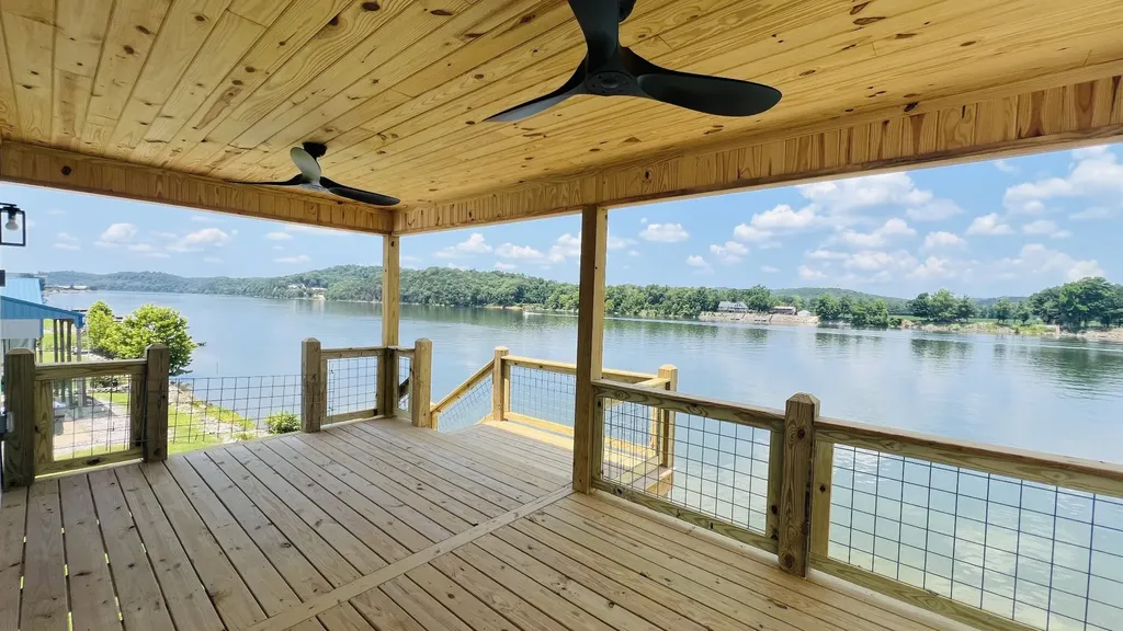 1109 River Front Drive Clifton TN 38425