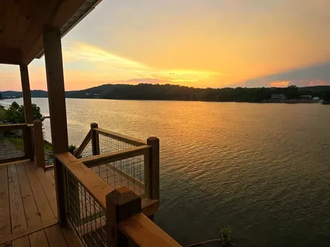 1109 River Front Drive Clifton TN 38425