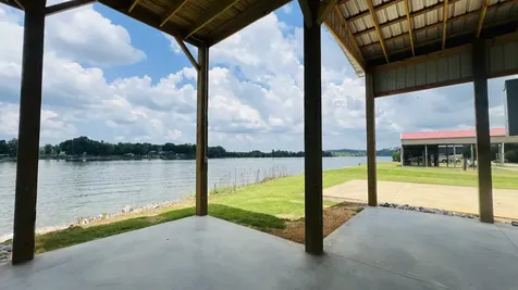 1109 River Front Drive Clifton TN 38425