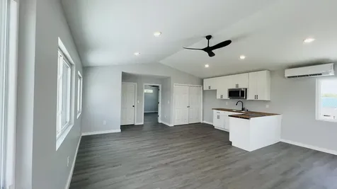 1109 River Front Drive Clifton TN 38425