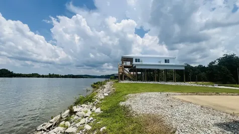1109 River Front Drive Clifton TN 38425