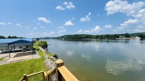 1109 River Front Drive Clifton TN 38425