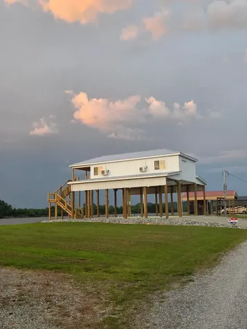 1109 River Front Drive Clifton TN 38425