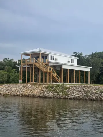 1109 River Front Drive Clifton TN 38425