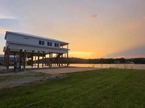 1109 River Front Drive Clifton TN 38425
