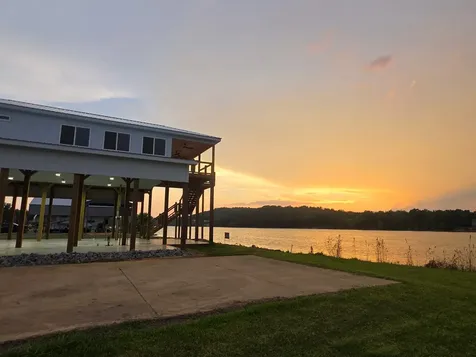 1109 River Front Drive Clifton TN 38425