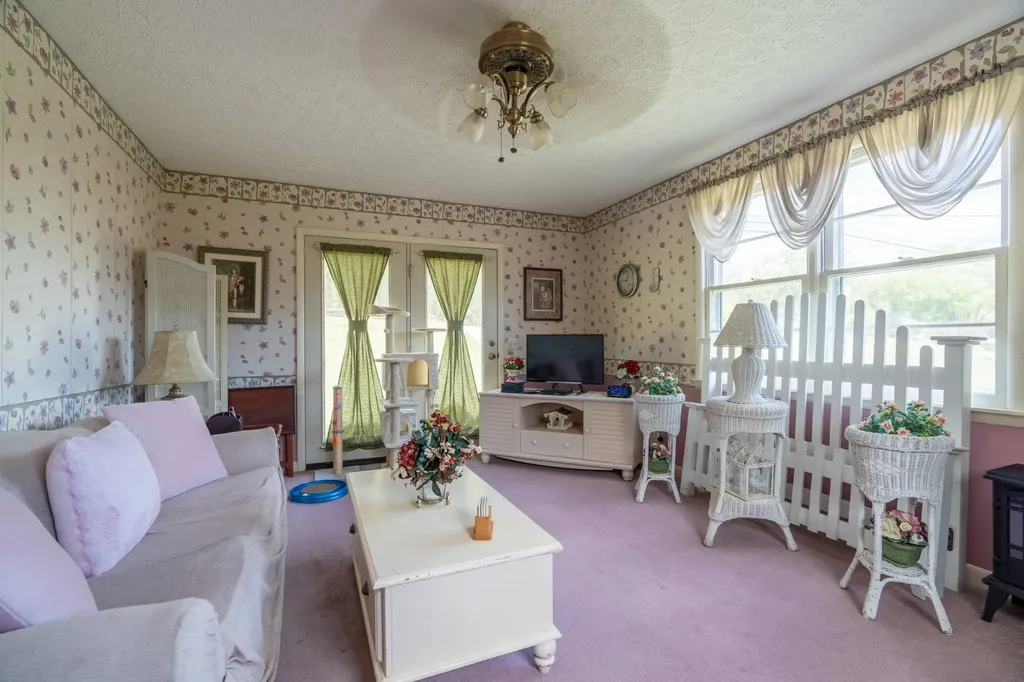 455 Jennings Creek Highway Gainesboro TN 38562