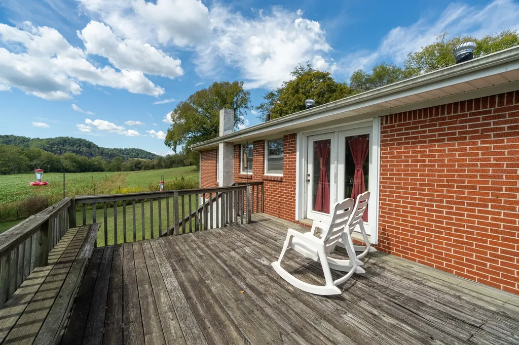 455 Jennings Creek Highway Gainesboro TN 38562