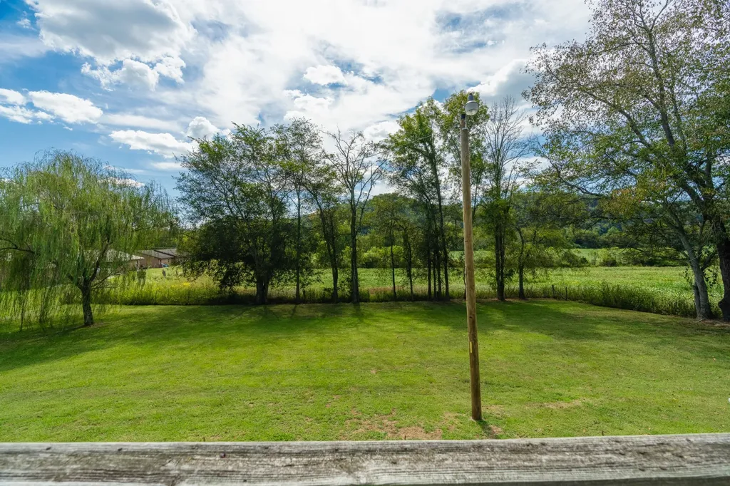 455 Jennings Creek Highway Gainesboro TN 38562