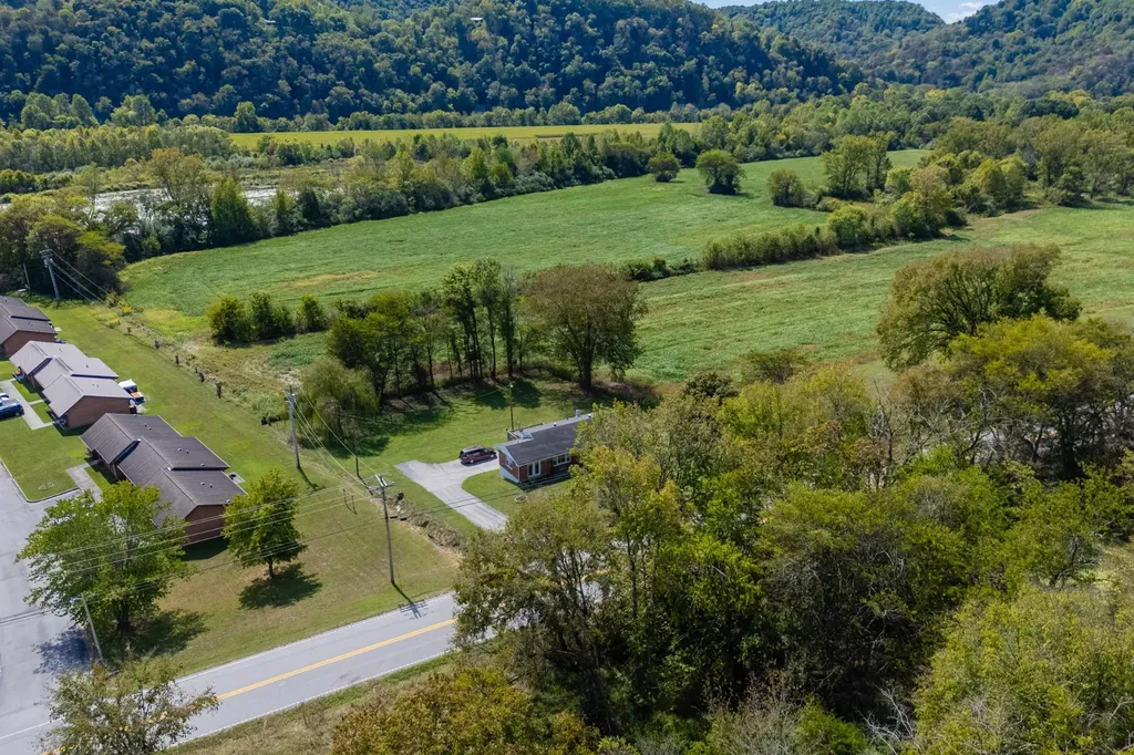 455 Jennings Creek Highway Gainesboro TN 38562