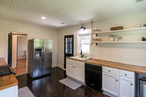 1685 Bumpus Mill Road Oak Grove KY 42262