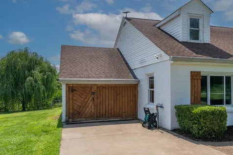 1685 Bumpus Mill Road Oak Grove KY 42262