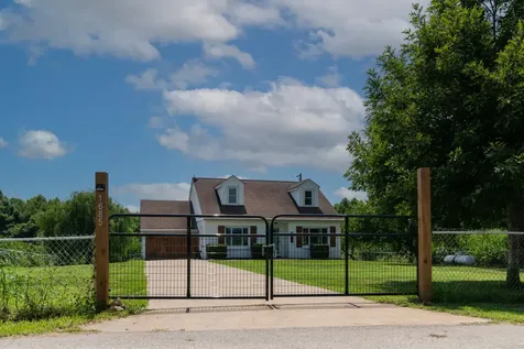 1685 Bumpus Mill Road Oak Grove KY 42262