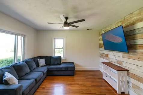 1685 Bumpus Mill Road Oak Grove KY 42262