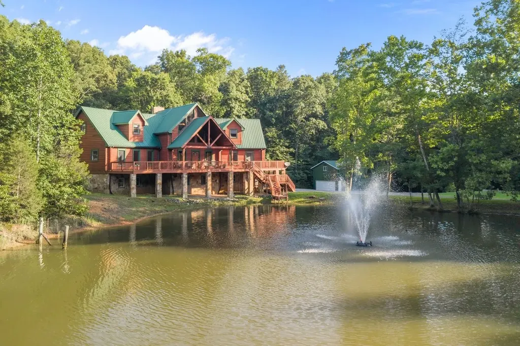 1172 Promise Land Road Charlotte TN 37036