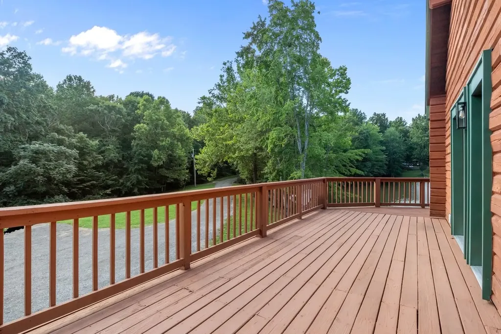 1172 Promise Land Road Charlotte TN 37036