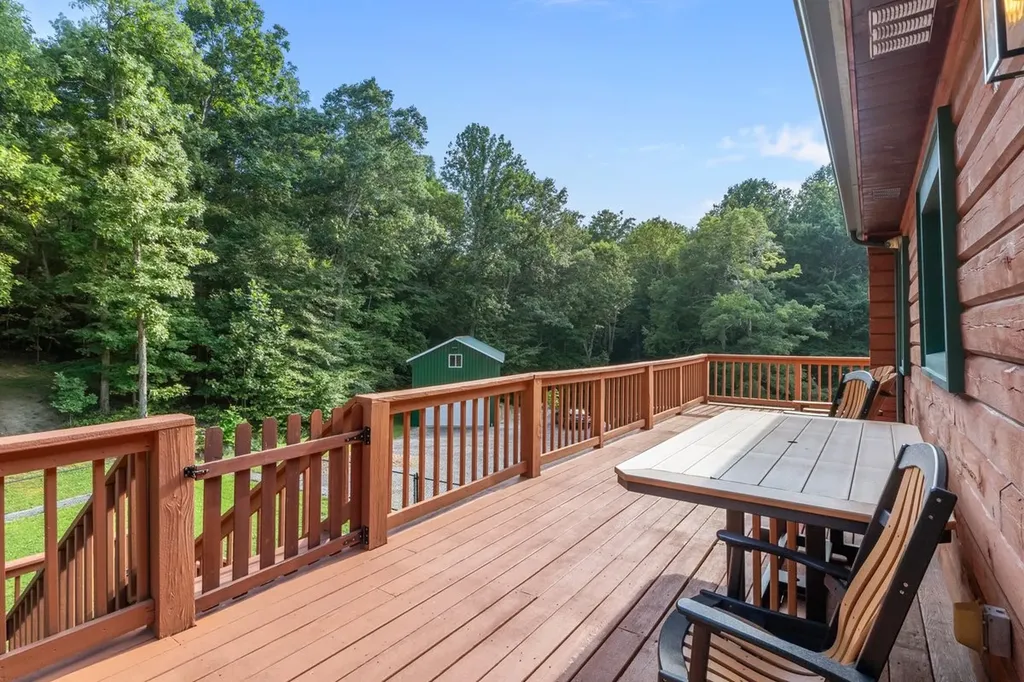1172 Promise Land Road Charlotte TN 37036