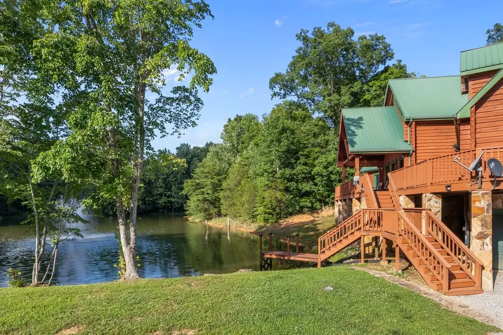 1172 Promise Land Road Charlotte TN 37036