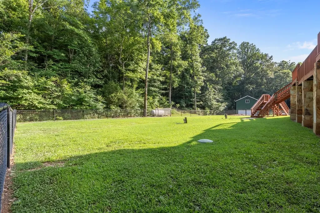 1172 Promise Land Road Charlotte TN 37036