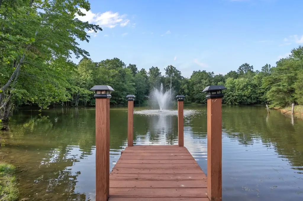 1172 Promise Land Road Charlotte TN 37036