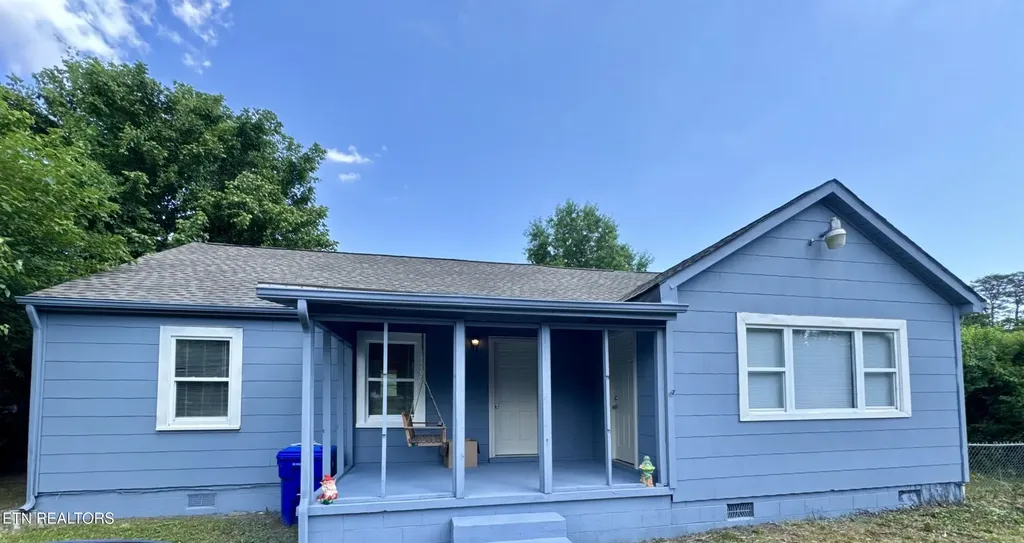 826 N Chamberlain Avenue Rockwood TN 37854