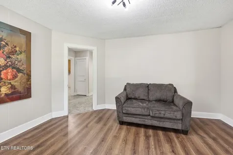 826 N Chamberlain Avenue Rockwood TN 37854