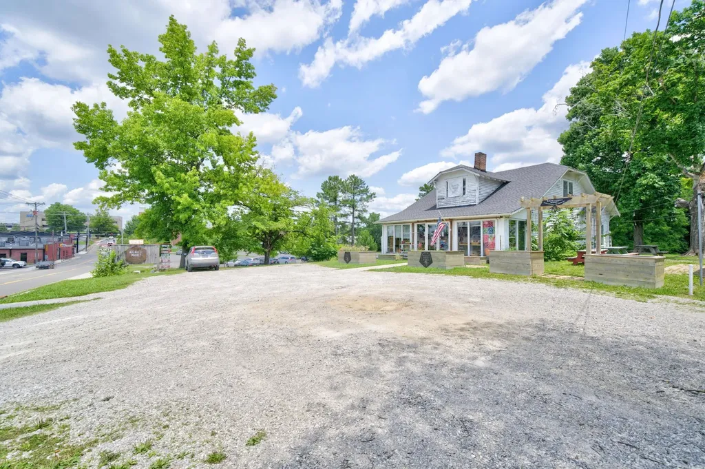 136 S Walnut Avenue Cookeville TN 38501